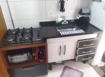 Kitnet reformado com garagem e Churrasqueira Coletiva na Ocian