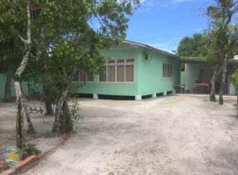Casa á 75m da Praia de Canto Grande á VENDA