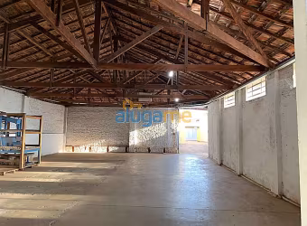 Aluguel de Espaçoso Galpão Comercial no Centro da Cidade