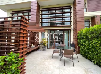 Casa em condomínio pé na areia