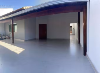 Casa para Venda em Uberlândia, Alto Umuarama, 3 dormitórios, 1 suíte, 1 banheiro, 3 vagas