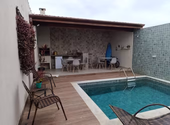 Linda casa à venda, com 210m², 03 dormitórios (sendo 01 suíte), 02 vagas, Jardim Rio da Praia, Bertioga, São Paulo.