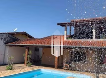 Casa com piscina e edícula no Pontal de Santa Marina - Caraguatatuba/SP