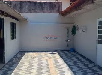 Casa com 2 dormitórios no Clube de Campo em Itatiba