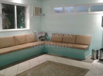Vila Redentora - Casa comercial adaptada para clínica, com 4 consultórios, recepção, wcs, garagens, estacionamento