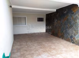 Locação de Casa localizada no bairro Vila São Judas Tadeu com 3 quartos.