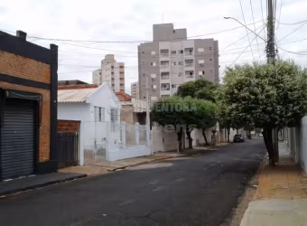 Casa Residencial com 3 Dormitórios - Vila Angélica - Perto do Centro