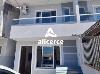 Sobrado à venda com 2 quartos , 65m² em Bela Vista Palhoça