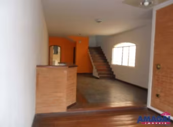 Casa com 3 quartos à venda no Centro, Jacareí  por R$ 390.000