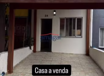 Casa em condomínio fechado com 2 quartos à venda no Bairro do Colonia, Jacareí  por R$ 280.000