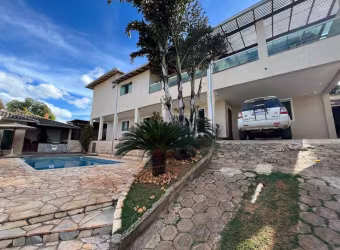 Casa para venda possui 460 metros quadrados com 6 quartos em Santa Mônica - Belo Horizonte - MG