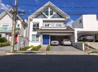 Casa de alto padrão em condomínio, aceita permuta!