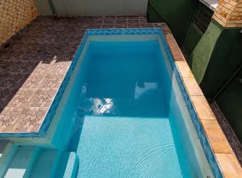 Sobrado Condomínio Orleans com Piscina!
