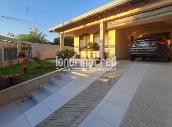 Linda Casa de Esquina no Interlagos – 4 Quartos (1 Suíte), 3 Banheiros, Salas Amplas, Cozinha, Lava