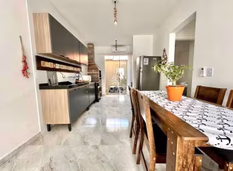 Casa toda mobiliada com 02 dormitórios e 03 vagas descoberta