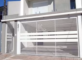 Sobrado com acabamento  alto padrão. 2 quartos   Suite   Closet com piscina etc.