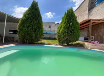 Casa à venda em Campo Grande, Rio de Janeiro - RJ: Luxo e conforto em terreno de 550m² com 2 quartos amplos, suíte com closet e hidro, área gourmet e salão de festas!