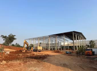 Aluga-se   Pavilhão com doca, metragem 600mts, em condomínio com Portaria 24hs (7 dias por semana),  condomínio que dispõe de espaço para refeitório, pode ser colocado indústria,  proprietário tb cons