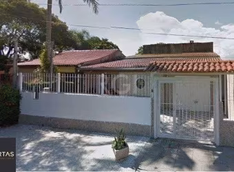 Casa para Venda - 80m², 3 dormitórios, 1 vaga - Restinga