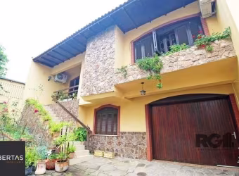 Excelente casa de 154m² com 3 dormitórios e 2 vagas.