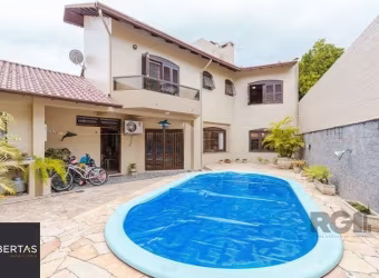 Casa com 4 dormitórios no bairro Morro Santana