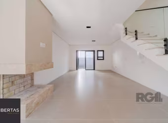 Casa de 3 dormitórios no bairro Hípica