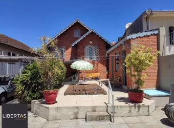 Casa para Venda - 142.8m², 4 dormitórios, 5 vagas - Teresópolis