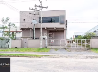 Pavilhão com área construída de cerca de 900m²