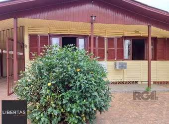 Casa térrea com salão de festas