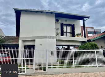 Casa para Venda - 240m², 4 dormitórios, sendo 2 suites, 3 vagas - Centro
