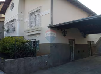 Excelente lote de 560m²,  14m de frente,  Santa Efigênia, Rua Carlos Peixoto, com 2 casas