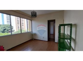 Apto. com 01 quarto e 01 vaga no Funcionários