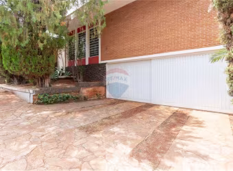 Casa de uso misto à venda no Jardim Mosteiro com 368 m2 a/c , 5 dormitórios sendo 1 suíte, 8 vagas Ribeirão Preto /SP