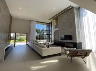 CASA COM 5  DORMITÓRIOS