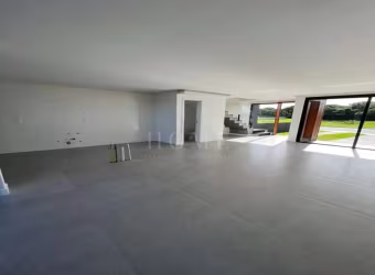 CASA GEMINADA COM 3 DORMITORIOS, 3 SUITES, BEM LOCALIZADA!