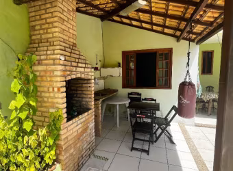 Vendo uma excelente casa com 6 quartos
