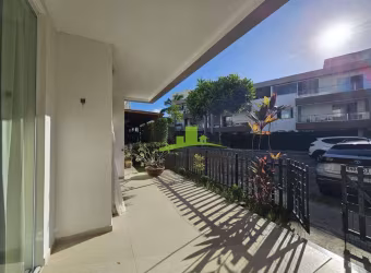 Apartamento Térreo à Venda no Bosques de Palermo, Buraquinho, 89m², 3 Quartos, 1 Suíte, Varanda e Jardim, 2 Vagas, R$ 640.000,00