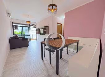 Apartamento a venda na Enseada, reformado, 150 metros da praia