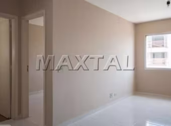 Apartamento com 1 dormitório, cozinha, sala dois ambientes, banheiro e vaga demarcada.