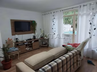 Casa à venda, no Parque Mandaqui, 190m² com 3 suítes, churrasqueira, piscina e 4 vagas.
