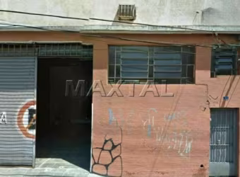 Galpão para alugar de 600m². Preparado para indústria, com energia trifásica e 5 banheiros.