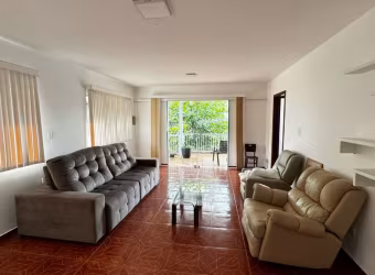 Casa ampla no Bairro das Nações