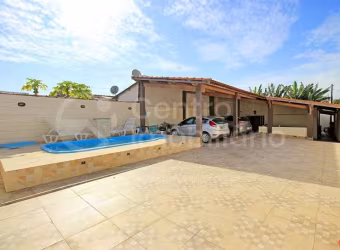 CASA à venda com piscina e 2 quartos em Peruíbe, no bairro Cidade Balneária Nova Peruíbe