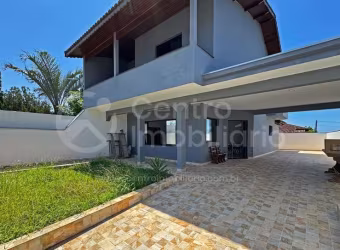CASA à venda com 5 quartos em Peruíbe, no bairro Centro