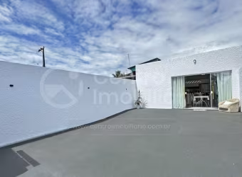 CASA à venda com 2 quartos em Peruíbe, no bairro Vila Romar