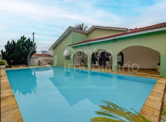 CASA à venda com piscina e 3 quartos em Peruíbe, no bairro Stella Maris