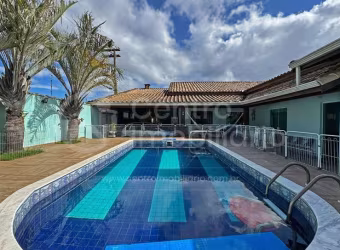 CASA à venda com piscina e 3 quartos em Peruíbe, no bairro Jardim Três Marias