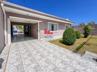 Linda Casa averbada, com 191,43m², 7 vagas de garagem, no bairro Novo Mundo.