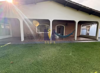 4 casas distribuídas em mais de mil m² de terreno na Praia do Lázaro, Ubatuba/SP