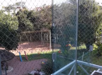 Otimo apartamento na Zona Sul de Porto Alegre, com 2 dormitórios com vista livre. Living estar e jantar, com sacada fechada, com vista livre. Banheiro, área de serviço, aquecedor de água, torneiras da
